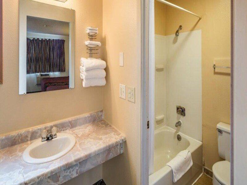 Howard Johnson By Wyndham Spokane Ngoại thất bức ảnh