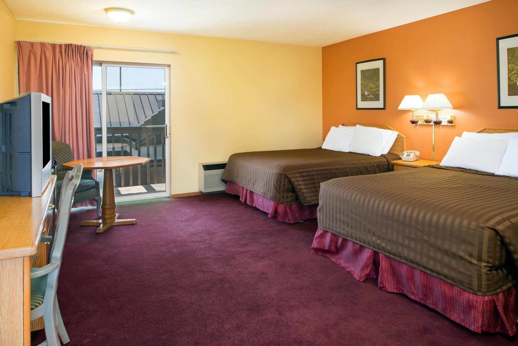 Howard Johnson By Wyndham Spokane Ngoại thất bức ảnh